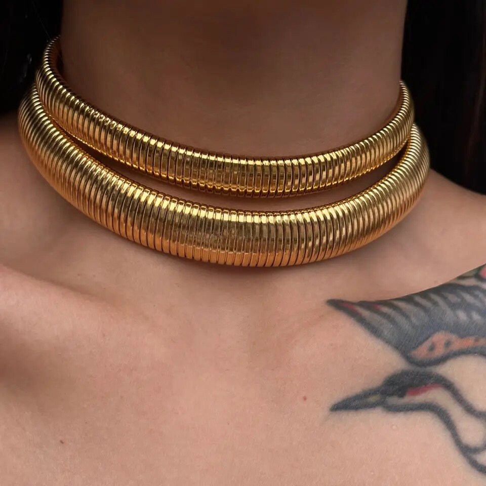 Gold shop statement choker