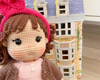 Amigurumi fertige Puppe,Häkelpuppe,Amigurumi Spielzeug,Handgemachte Puppe,Häkelpuppe Mädchen, Braunes Lockiges Haar, Amigurumi Handmade Love