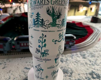 Vaso Herbology de 40 oz en blanco con diseño en cromo verde