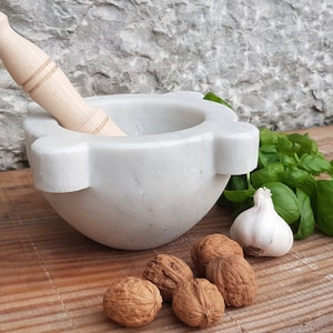 Mörser aus Carrara-Marmor, Durchmesser 20 cm (7,87 Zoll), mit Stößel aus Holz, 100 % hergestellt in Italien, italienische Handwerkskunst, Pesto-Mörser.
