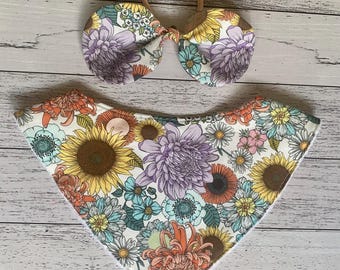 Floral Baby Bib: Vintage/Retro Bandanna Dribble Bib
