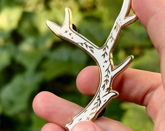 Antler Enamel Pin (deer pin, antlers, autumn pin, cottagecore, nature inspired)