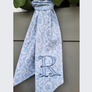 Chinoiserie Wreath Sash Light Blue Floral Wreath Scarf Housewarming Gift for Newly Wed Couple Gift Bridal Shower Decor Blue Chinoiserie Bow