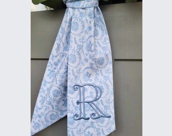 Chinoiserie Wreath Sash Light Blue Floral Wreath Scarf Housewarming Gift for Newly Wed Couple Gift Bridal Shower Decor Blue Chinoiserie Bow