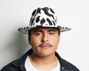 Cow Print Fedora, Hut mit breiter Krempe, veganer Filzhut, Hut mit flacher Krempe, steife Krempe, Fedora für Männer, Fedora für Frauen, stylischer Hut