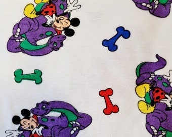 Mickey Mouse & Goofy Fitted Crib/Toddler Bed Sheet