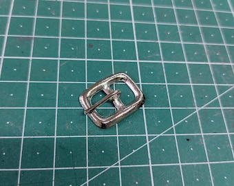 Kleine vernickelte Metallschnalle für Gurtband 8 mm