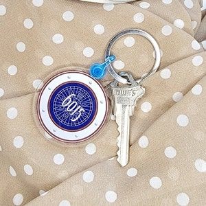 Gepersonaliseerde op Disney Cruise geïnspireerde patrijspoort acryl sleutelhanger voor cruiseliefhebbers | Cadeau visverlenger | Idee voor cadeau-uitwisseling voor volwassenen