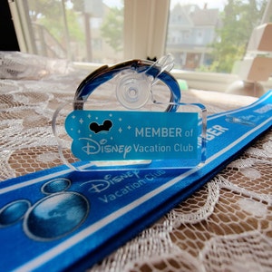 Disney Vacation Club-Themed MagicBand Slider Keychain For Members In Turquoise  | Acrylic Disney Vacation Club Keychain for DVC Members