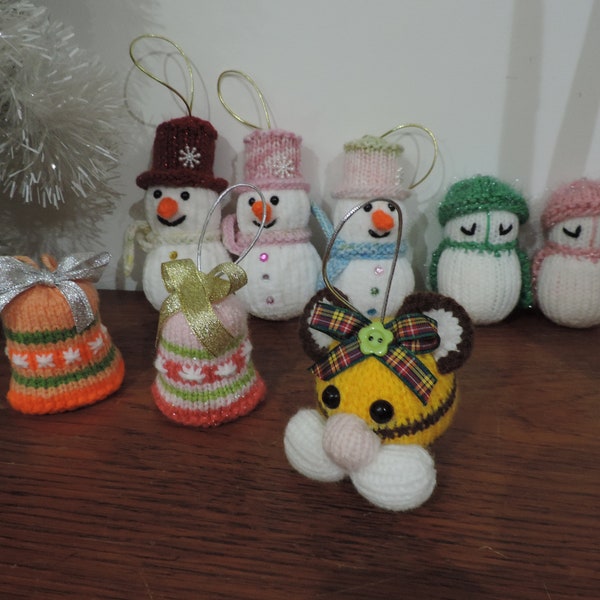 Petit objet au tricot fait à la main doudou, décoration de noël, porte clef "hibou, bonhomme de neige, tigre, cloche"