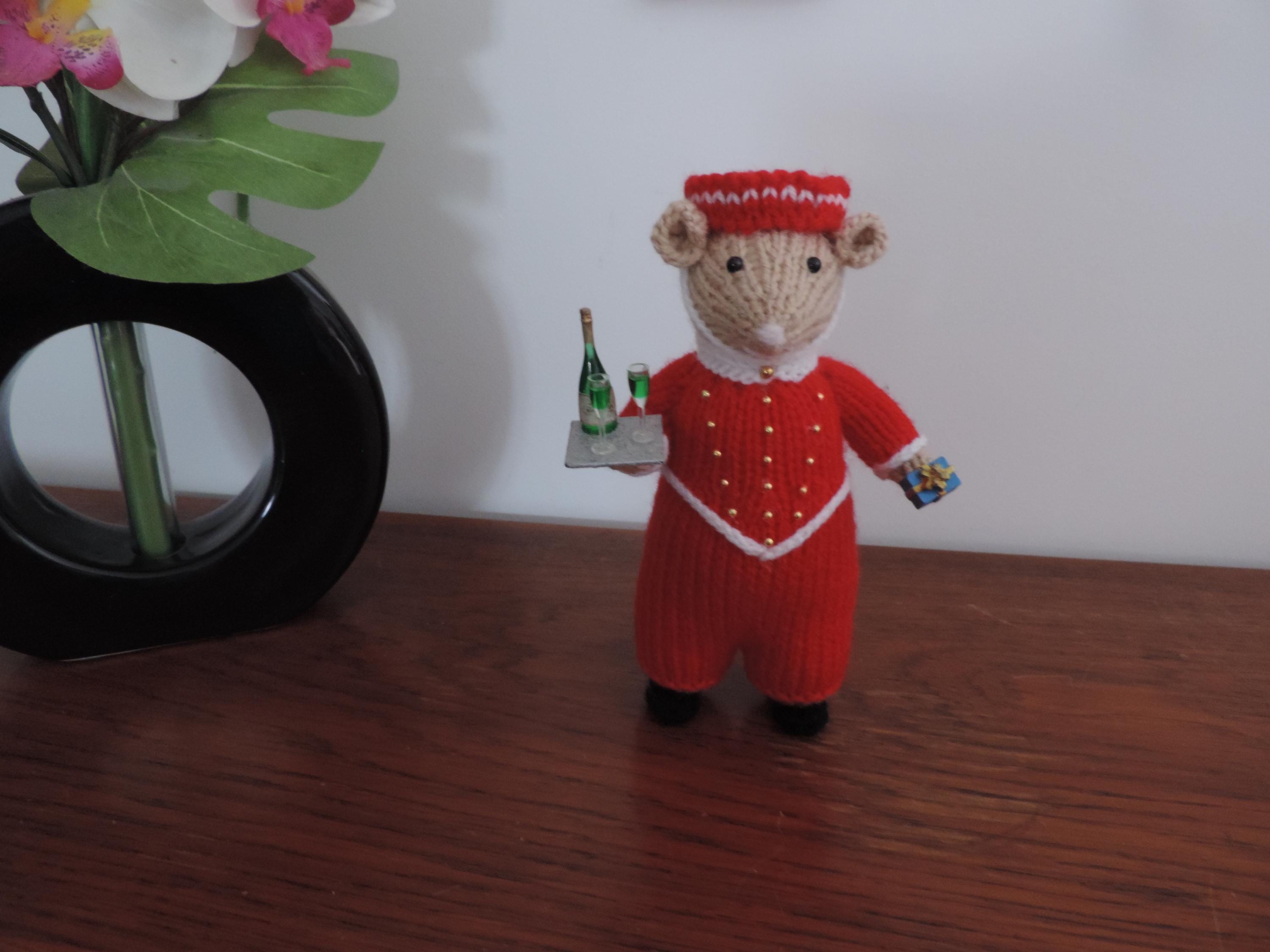 handgestrickte "Happy Birthday" Maus
