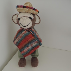 hand-knitted animals monkey height 36 cm and its wardrobe of 3 outfits