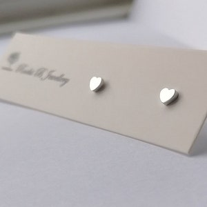 Pendientes de corazón de plata, 4 mm, 5 mm y 10 mm. Pendientes pequeños de corazón. Juego de pendientes para el Día de la Madre. Pendientes pequeños y delicados. Regalo de joyería para ella.