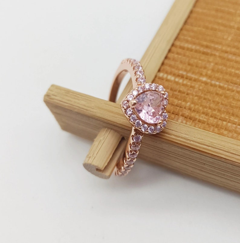 Sparkling Elevated Heart Ring 925 