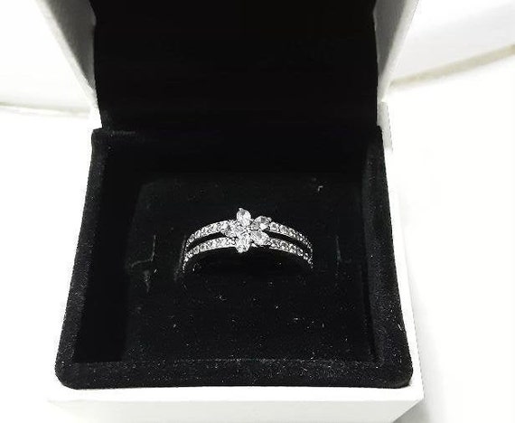 Sparkling Snowflake Double Ring 100 
