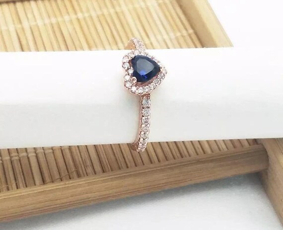 Sparkling Blue Elevated Heart Ring 14K 