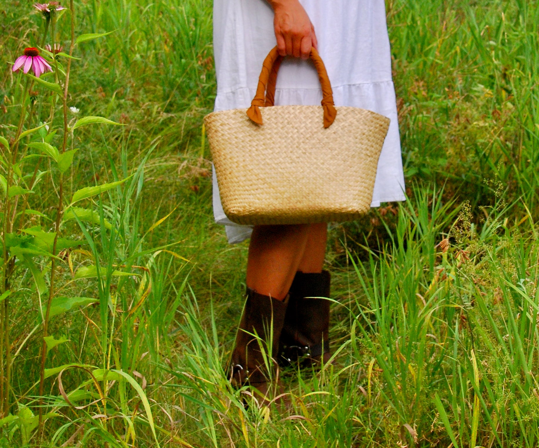 Stylish and Sustainable Moroccan Straw Tote Bag