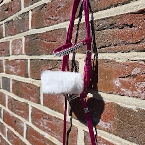 Briglia per Hobby Horse con frontalino glitterato, imboccatura, sottogola in peluche e redini fisse *SU MISURA - Guarda il video! immagine 8