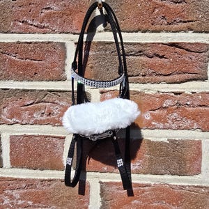Briglia per Hobby Horse con frontalino glitterato, imboccatura, sottogola in peluche e redini fisse *SU MISURA - Guarda il video! immagine 9