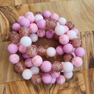 Pretty in pink beaded stretchy bracelet