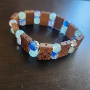 Sea Turtles | Beaded Stretchy Bracelet with Wooden and Glass Beads