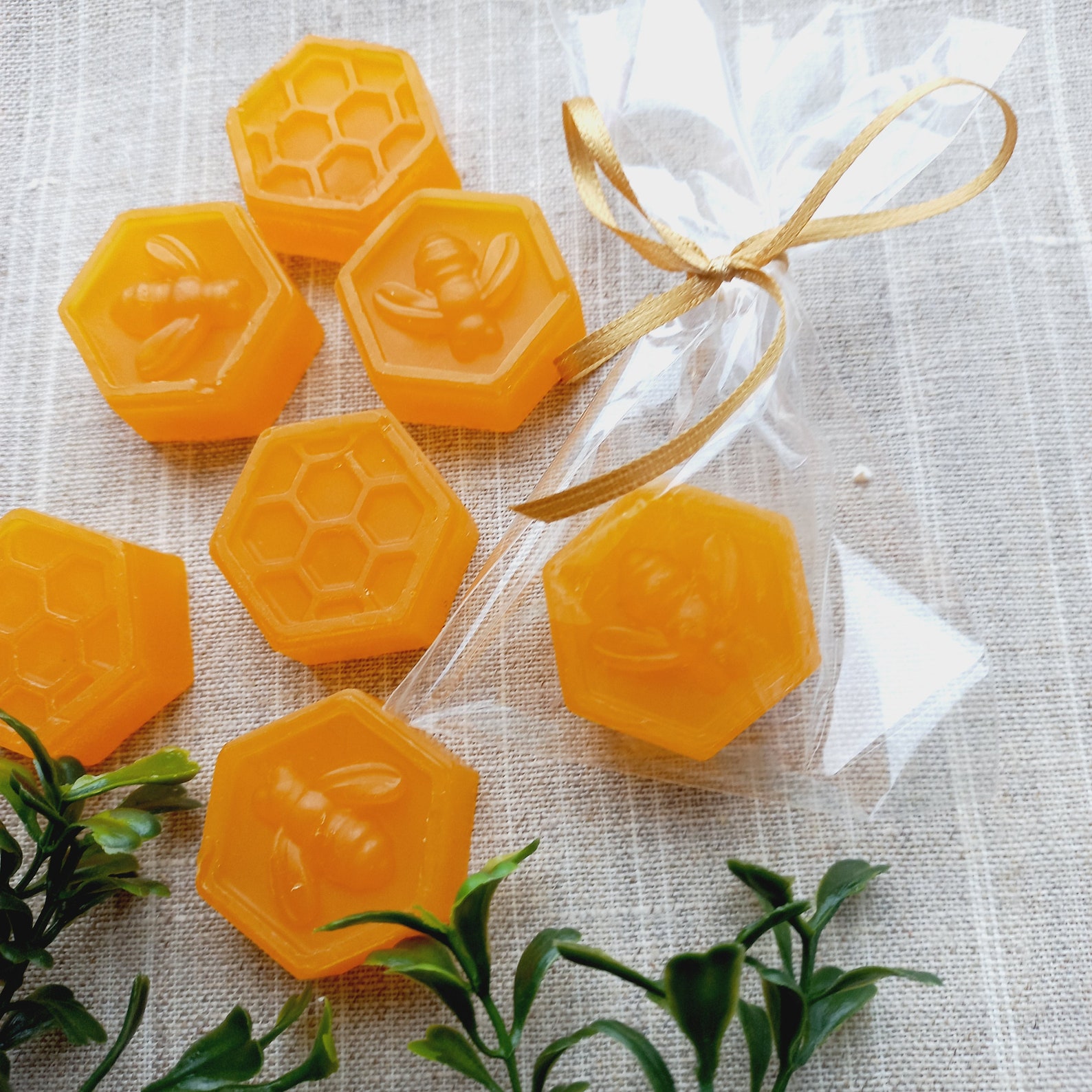 Mini Honey Soap Favors: Linden Aroma, Natural Guest Soaps, 20 pcs