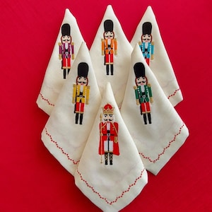 Embroidered Nutcracker Napkin, Beige Christmas Dinner Decor