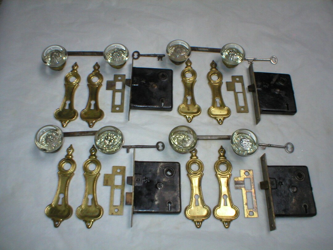 Photo inspiration: Fresh Look at Antique Art Deco Era Door Hardware