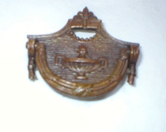 Tirador de latón macizo antiguo