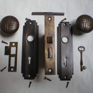 Antique Art Deco Era Door Hardware with Durex Knobs bild 1