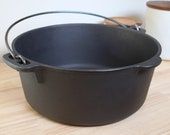 Unmarked Wagner, 8 Cast Iron Dutch Oven, 5 Quart, No Lid