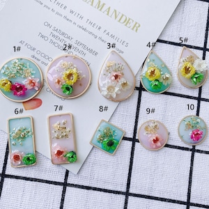 Real Tiny Flower Resin Art Charms with Gold foil Gold Bezel Dried Flower& Plants pendant Best Earring Charms Handmade necklace Jewelry,H115