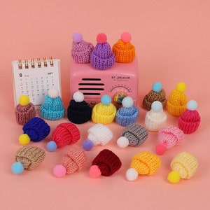 10pcs Mini knitted Hat Pom Poms Hat Knit Hat Earrings Holiday Ornament Wine Bottle Hat DIY Cute Hat Crafts Keychain Christmas Gifts,H170