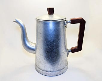 Cafetera vintage francesa “Tournus Aluminium Pur” – Jarra de café industrial – Mediados del siglo XX