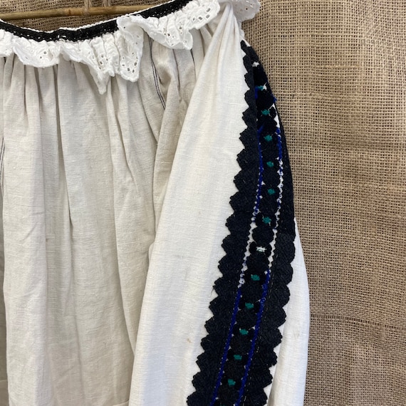 handmade 1970s traditional folk Romanian blouse - image 4