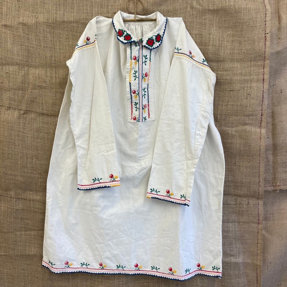 handmade folk Embroidered 1980s Romanian smock dr… - image 1