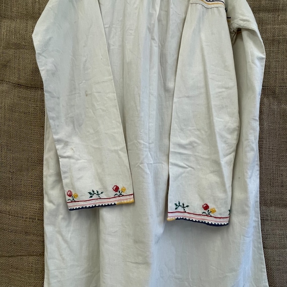 handmade folk Embroidered 1980s Romanian smock dr… - image 3