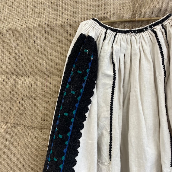 1970s Romanian embroidered folk traditional blouse - image 6