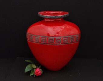 Red RAKU decorative vase