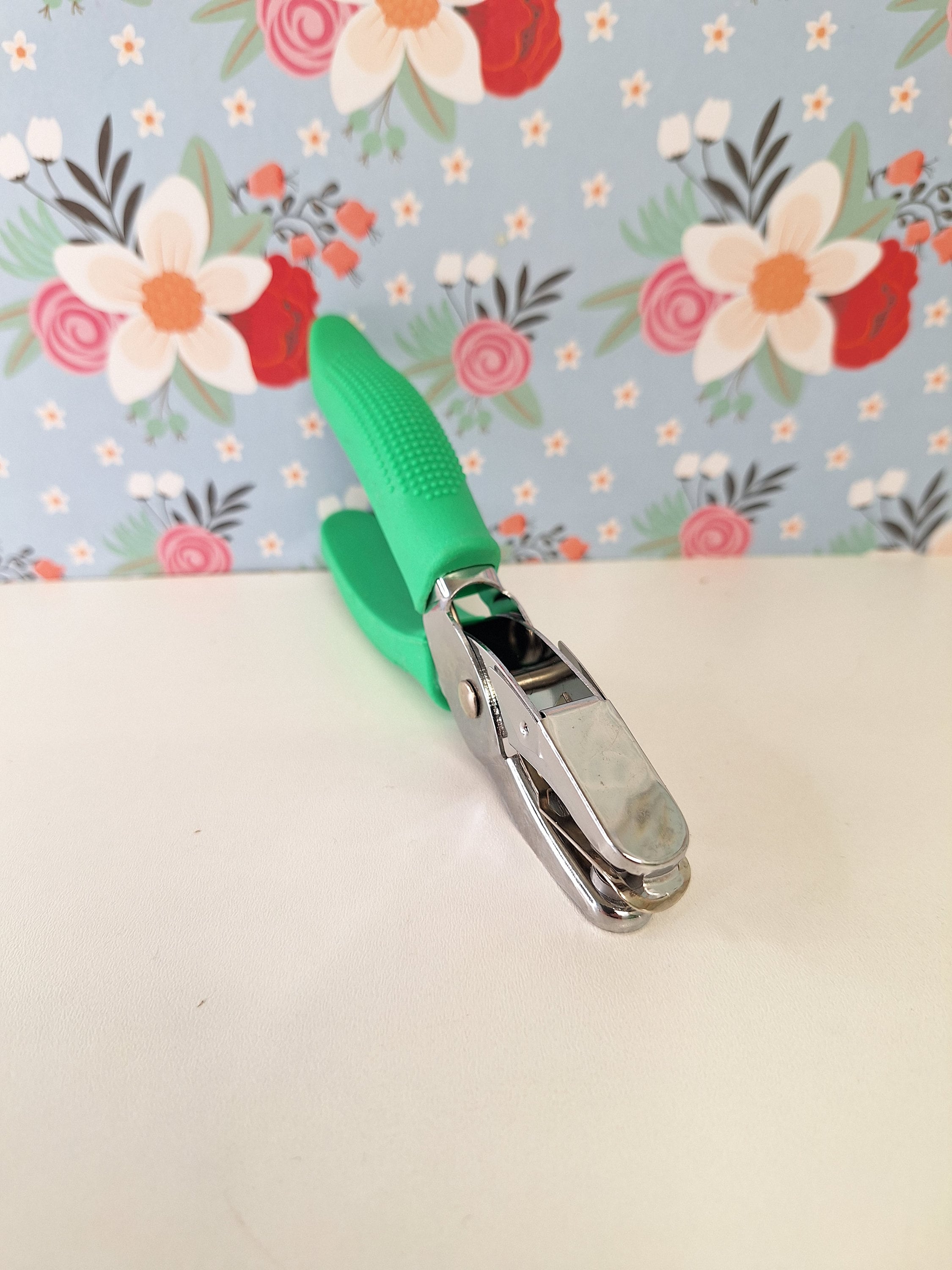 Earring Card Hole Punch Tool – Easy Punch For Jewelry Cards & DIY Paper Crafts