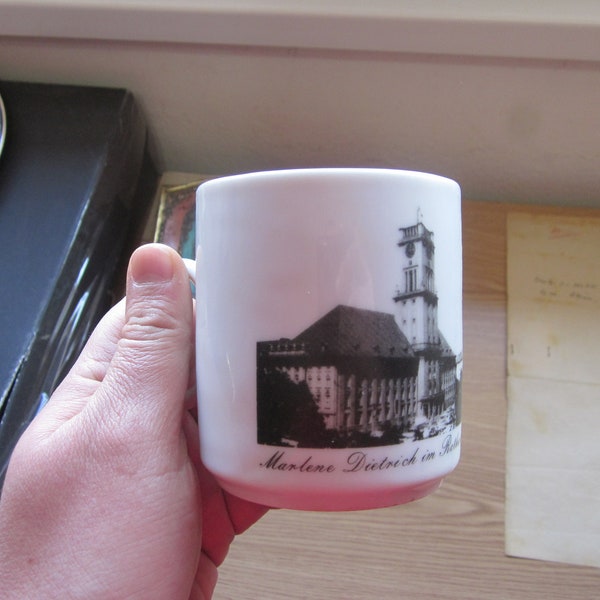 Old Vintage Porcelain cup Marlene dietrich im Rathaus Schoneberg am 4 mai 1960