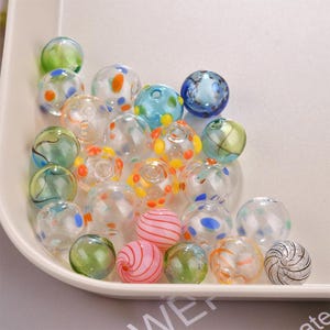 Glasperlen aus Lampwork-Glas, hohle, mundgeblasene Glaskugeln mit farbenfrohen Wirbeln und Punkten, Vintage-Blasenperlen im Murano-Stil für Armbänder und Halsketten