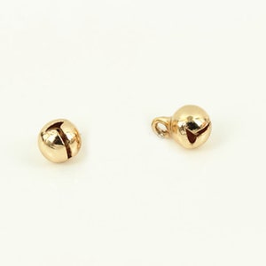 20 pingentes de sino banhados a ouro 24K, pingentes de sino dourados, pingentes de pulseira, pingentes de brinco, pingentes de colar, pingentes de Natal de 6 mm