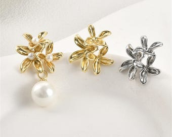 14K Gold Plated Three Flower Earring Stud w/Open Loop, Flower Earring Post, Floral Earring Stud, Dainty Earring, Botanical Earring 26*25.8mm