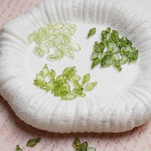 100pcs Acrylic Leaf Beads, Resin Leaf Bead, Nature Bead, Plant Bead, Tree Bead, Autumn Bead, Bracelet Spacer, Botanical Bead 5*10mm