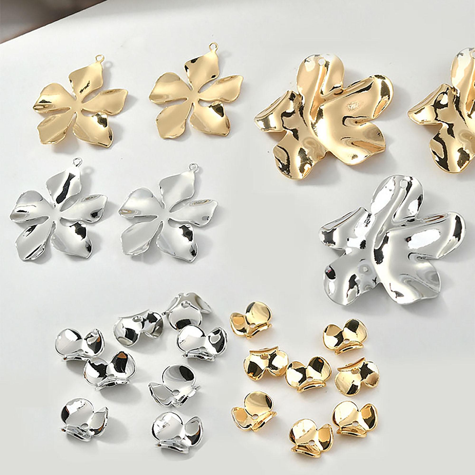 14K ゴールド メッキ フラワー チャーム ペンダント、ブルーム
