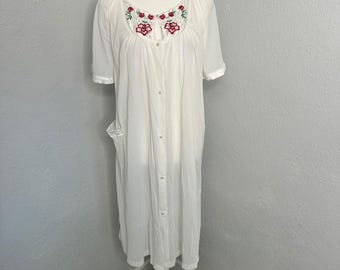 80s embroidered cottagecore nightgown / house dress romantic vintage sleepwear M