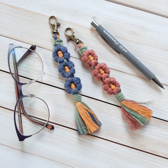 Daisy Macrame Keychain Flower Chain, Key Accessories Daisy Macrame Keychain Flower Chain, Key Accessories
