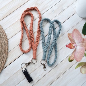 Laccetto in macramè, porta badge da lavoro, regalo di ringraziamento per infermieri, dottori e coach, cordino in cotone riciclato e anello e chiusura in oro retrò.
