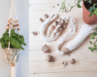 Suporte para plantas em macramê com pedaços de madeira natural, suporte para plantas aéreas, cesta suspensa para plantas, presente de noivado
